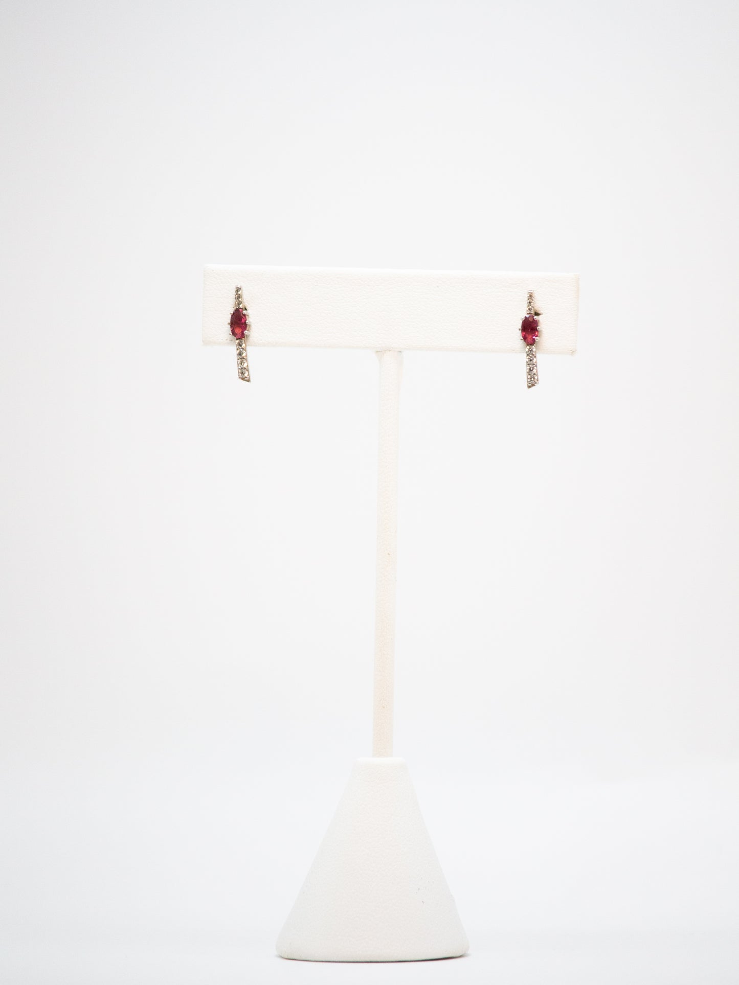 ARETES CON ZIR ROJA