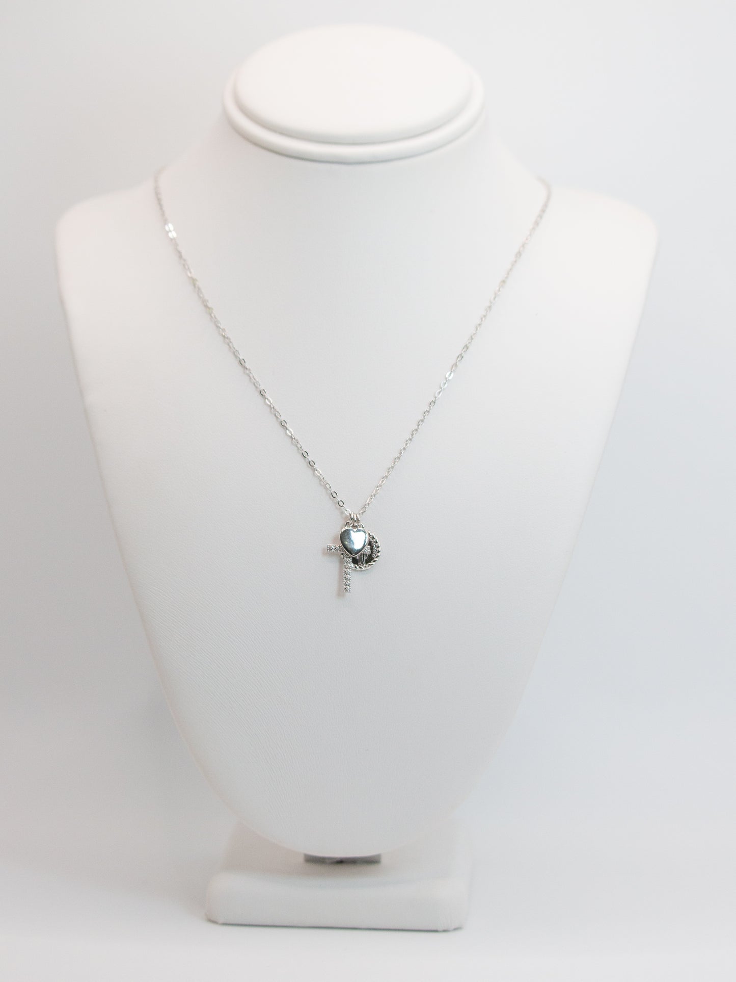 CADENA CROSS AND HEART