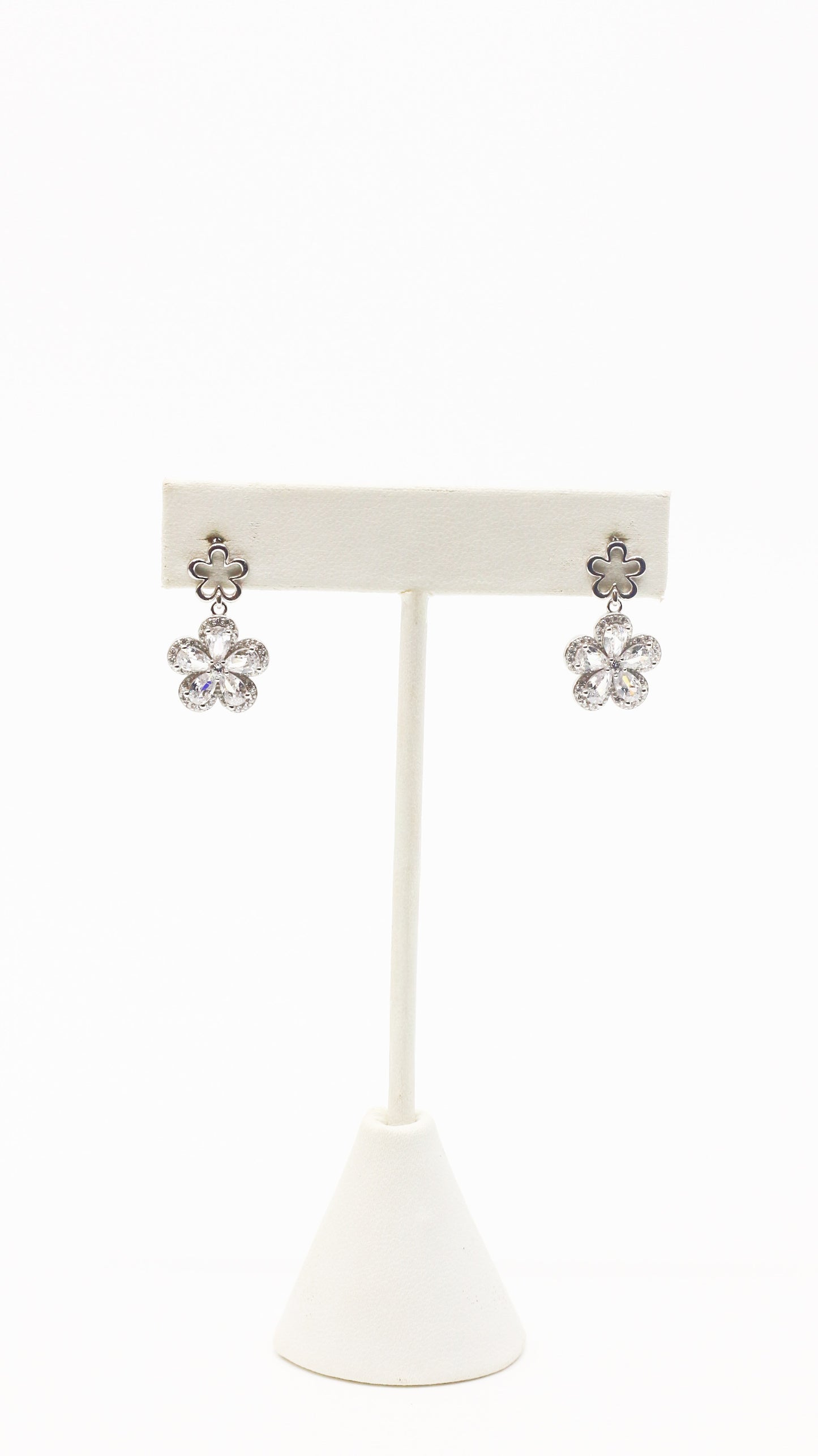 ARETES FLOWER CZ