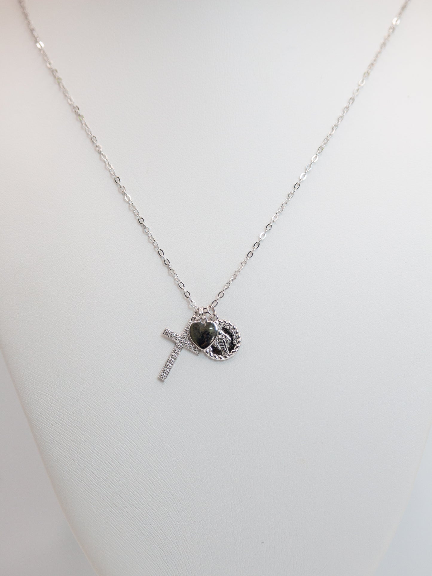 CADENA CROSS AND HEART