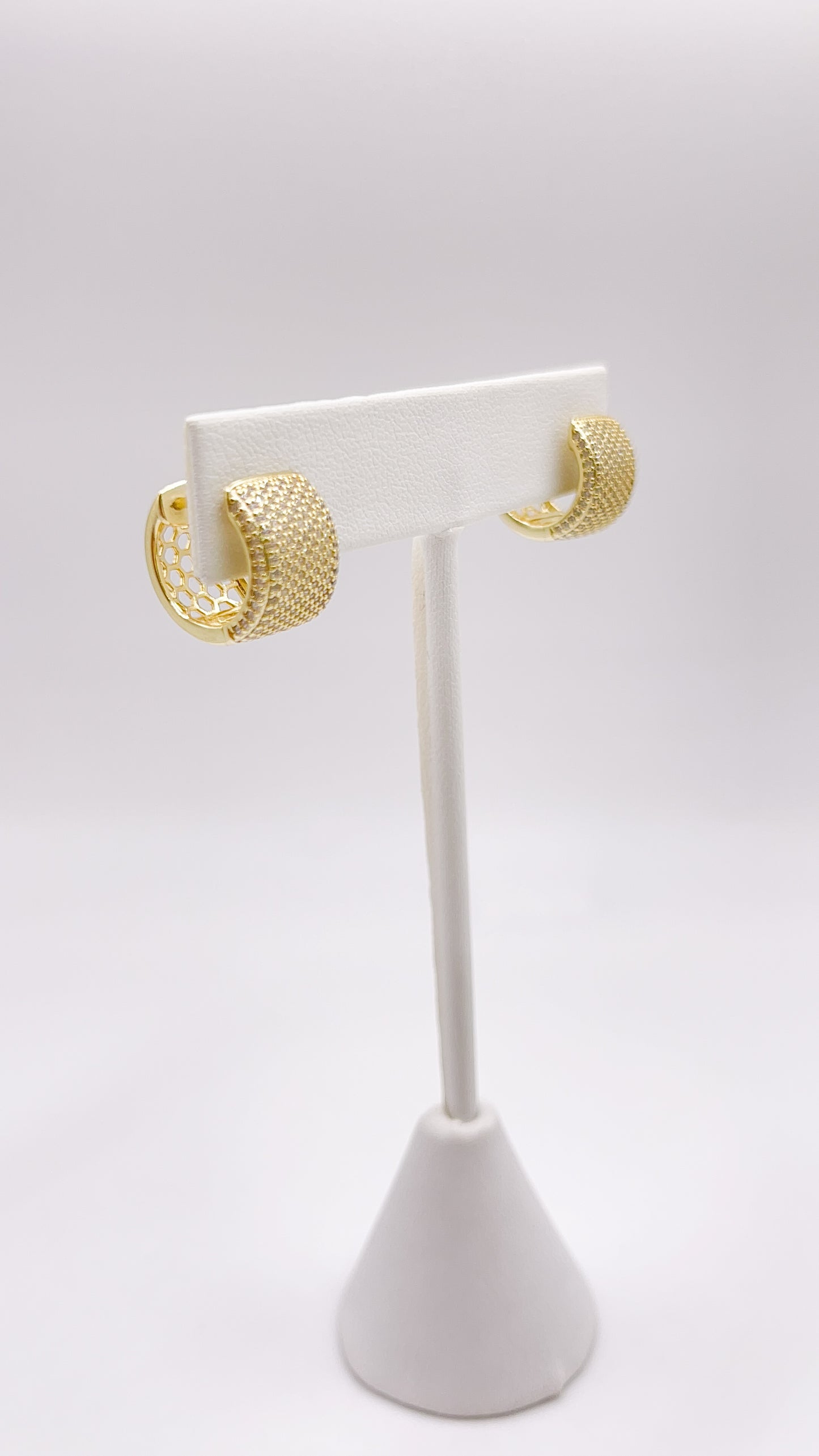 ARETES HUGGIES PAVE