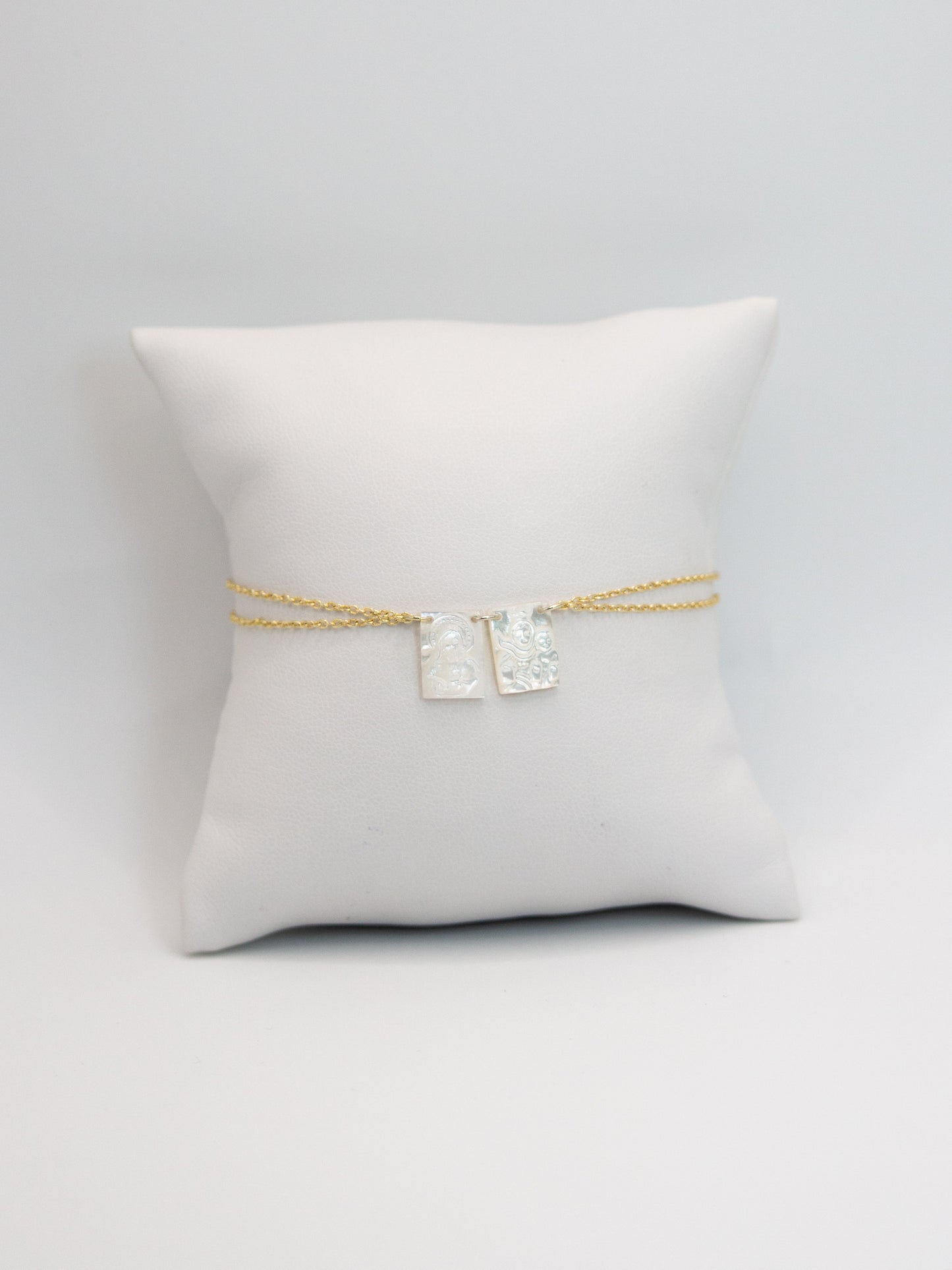 PULSERA DOBLE CON ESCAPULARIO