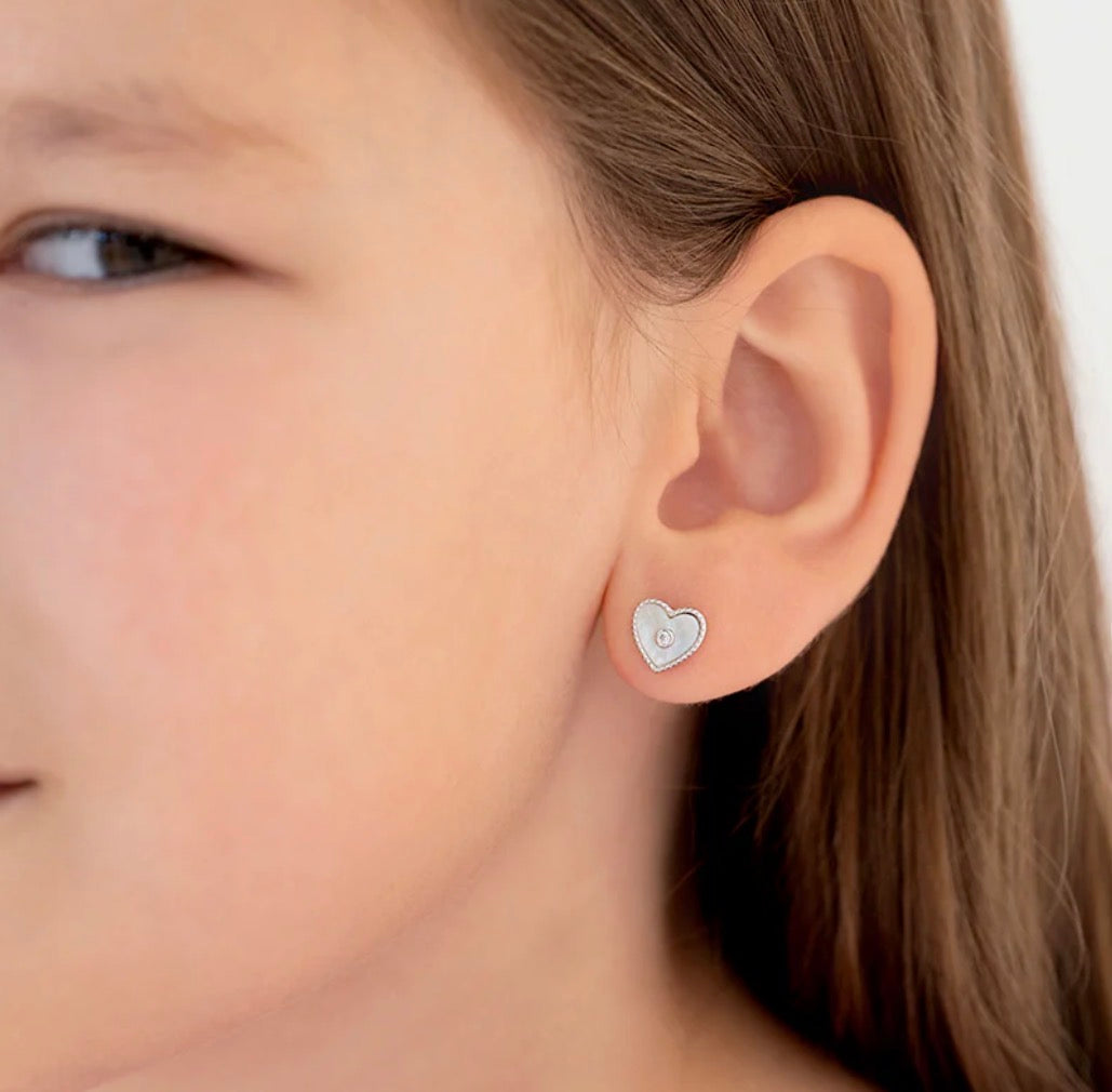 ARETES HEART SOLITARE