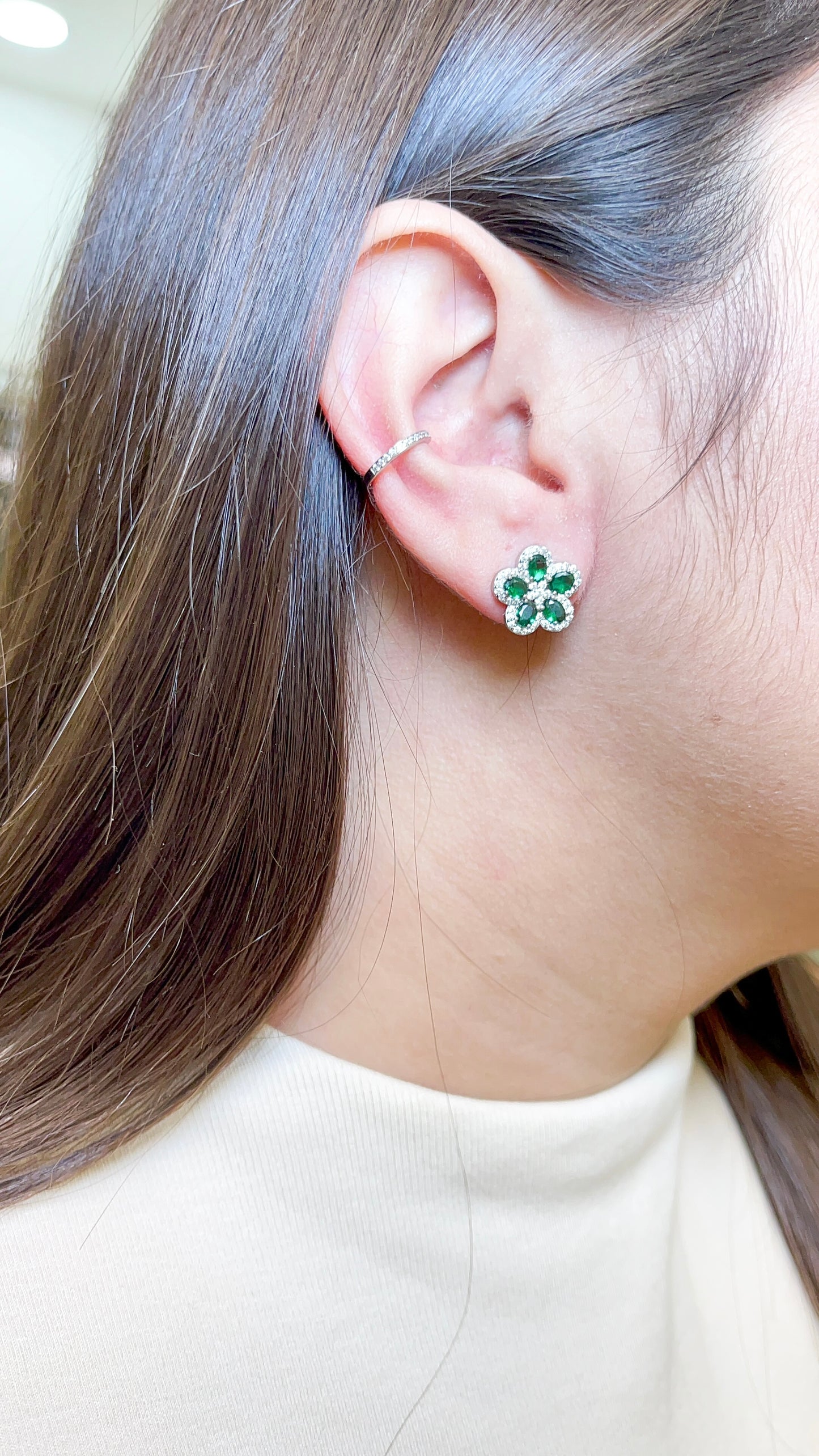 ARETES DE FLOR VERDE