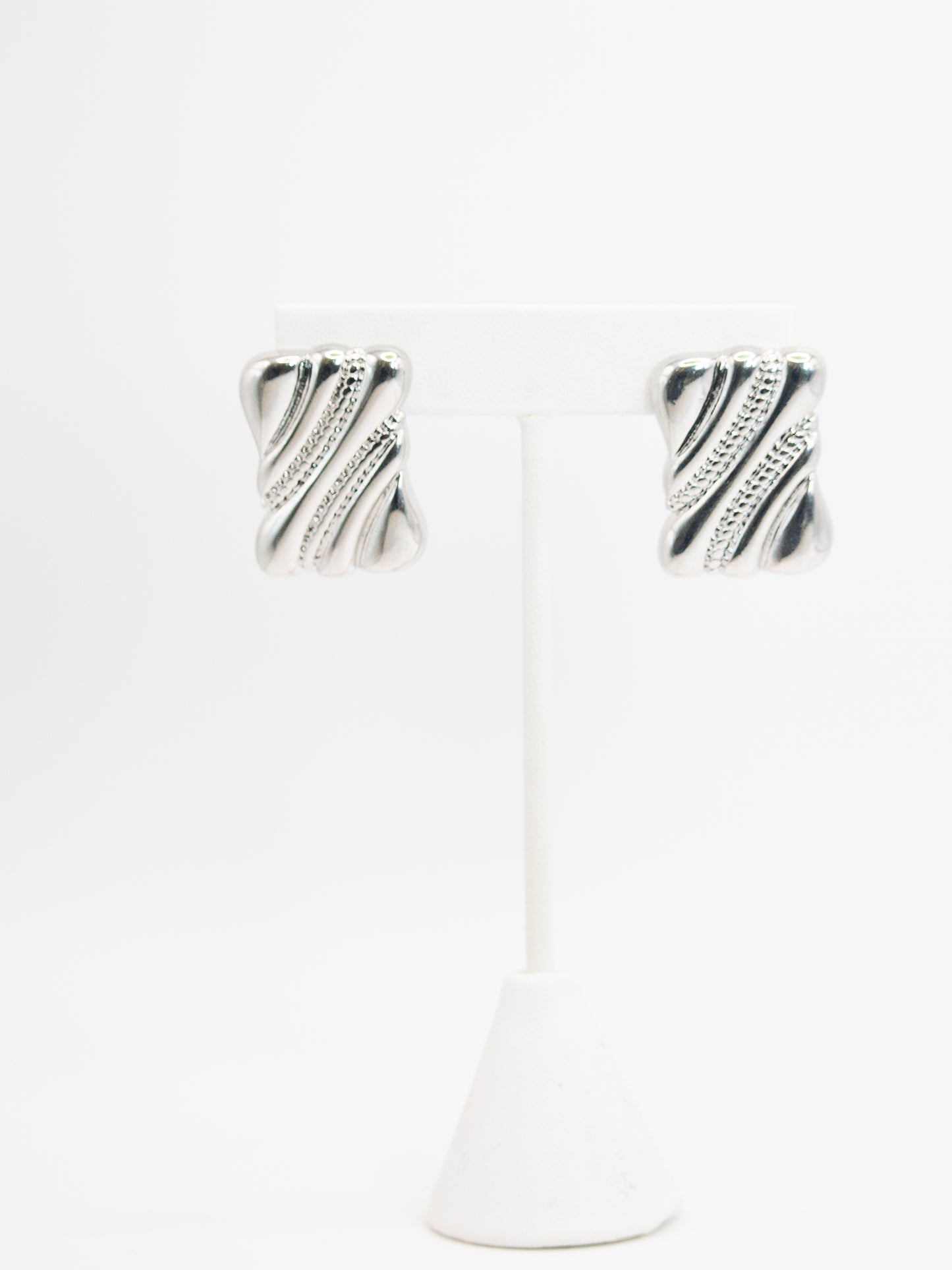 ARETES TROPHY
